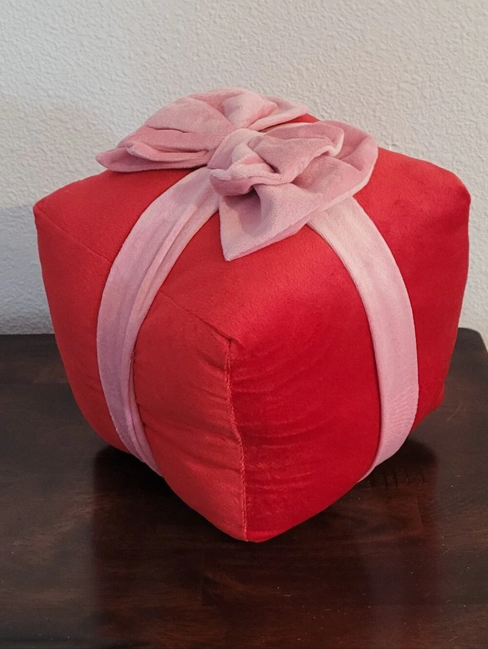 NWT Ashland Berry Jooly Red And Pink Holiday Gift Pillow